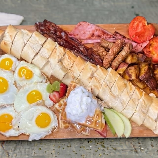 Super Papillon Breakfast Platter.