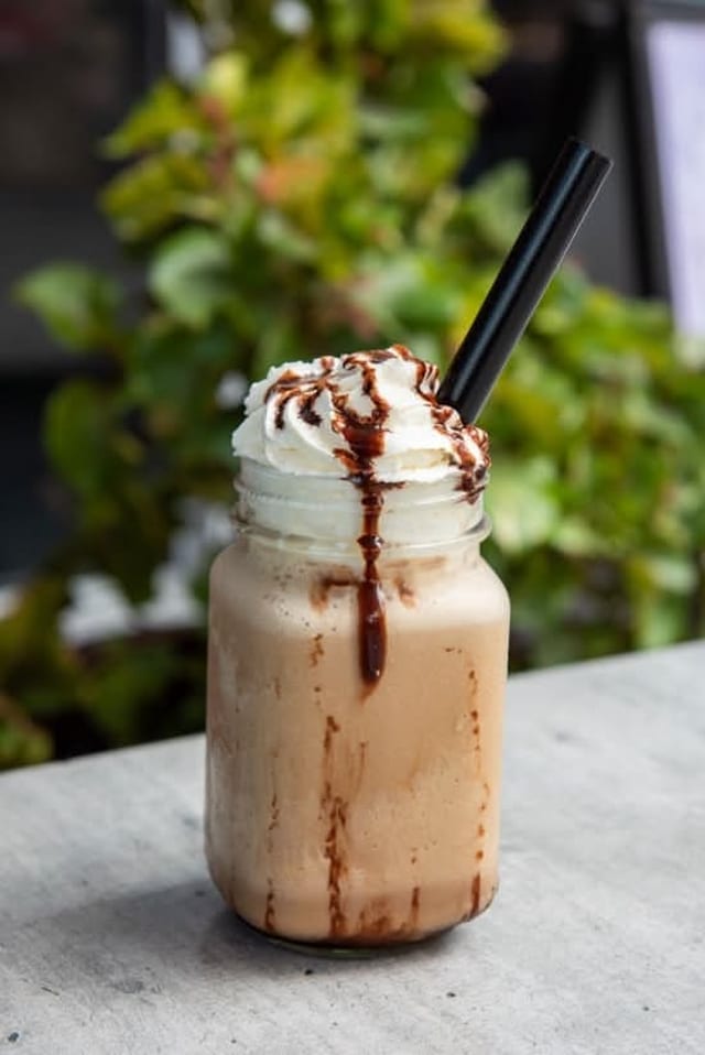 Mocha Frapillon.