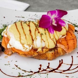 #57B Super Salmon Benedict
